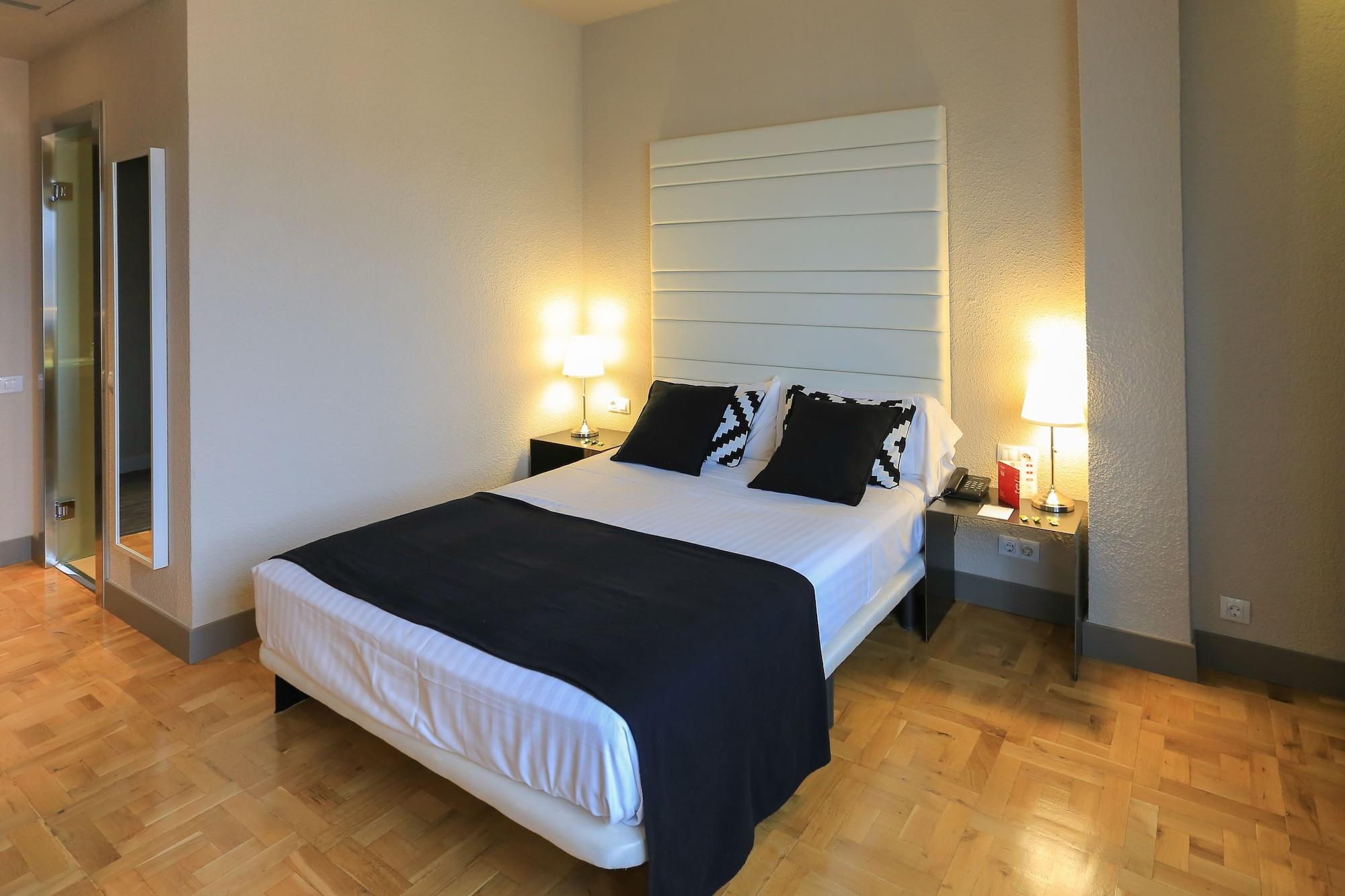 Habitus Hotel Leyre Pamplona Kültér fotó